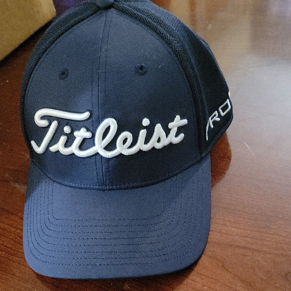 Titleist Navy Blue Golf Cap  Pro Vi Jj Fitred Medium Golf